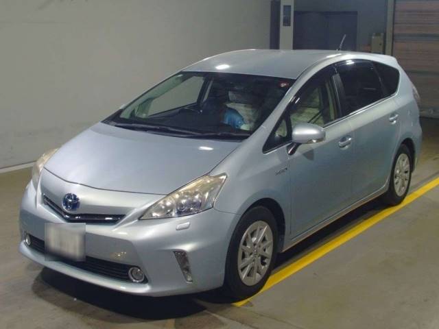 12738 TOYOTA PRIUS ALPHA ZVW41W 2012 г. (TAA Yokohama)